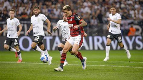 Corinthians não vence Flamengo no Maracanã e no Rio há 7 anos