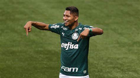 Rony trabalha para reforçar o Palmeiras em MG