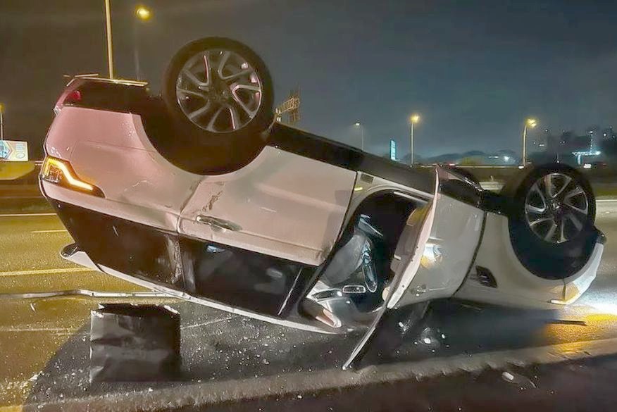 Paula Fernandes capota carro na rodovia Castelo Branco