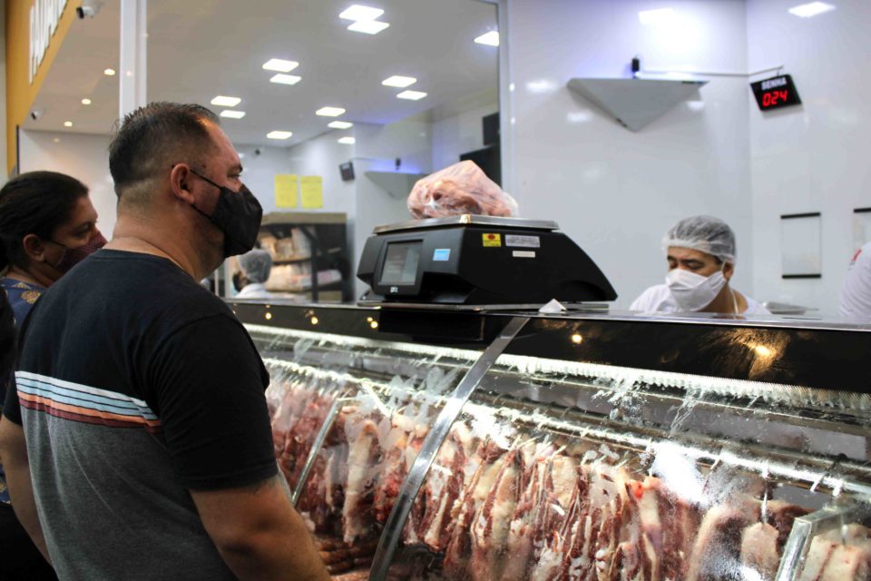 Preço da carne pode variar até 93,6% em Marília