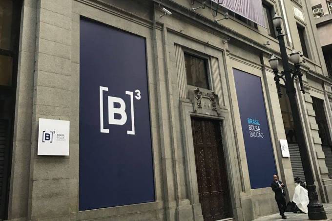 B3 cria site para ajudar brasileiro a investir