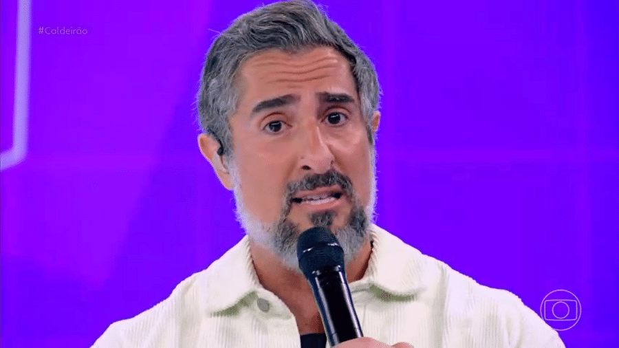 Marcos Mion chora no ‘Caldeirão’ com homenagem dos filhos