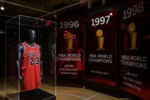 Camisa histórica de Jordan é vendida por US$ 10 milhões