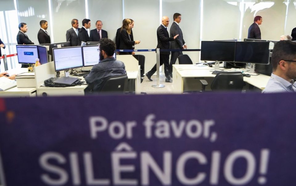 TSE considera relatório do PL sobre sistema eleitoral ‘falso’