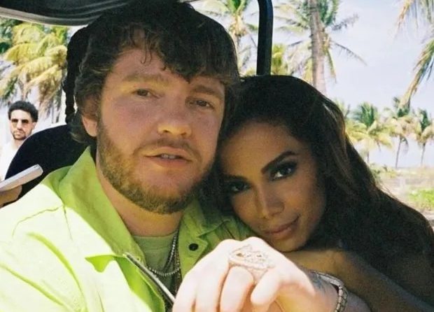 Anitta apaga fotos de casal e deixa de seguir Murda Beatz