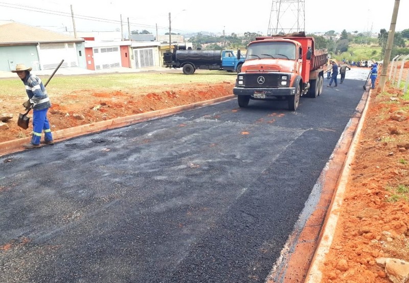 Codemar finaliza pavimentação de avenida no Universitário