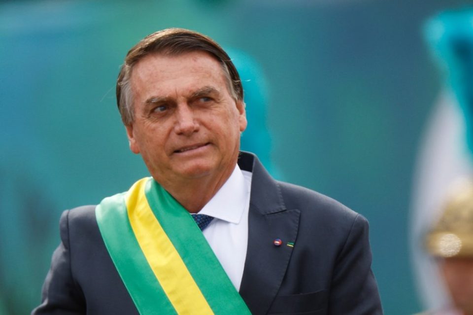 Bolsonaro confirma presença em funeral da rainha Elizabeth