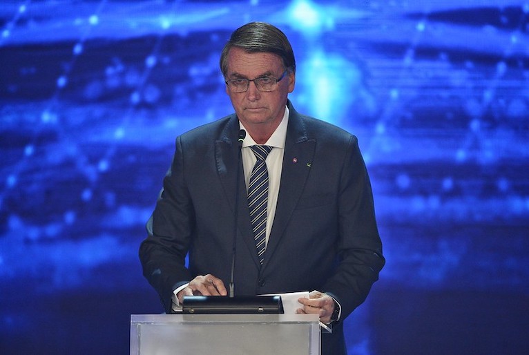 Bolsonaro adia repasse da cultura para 2023