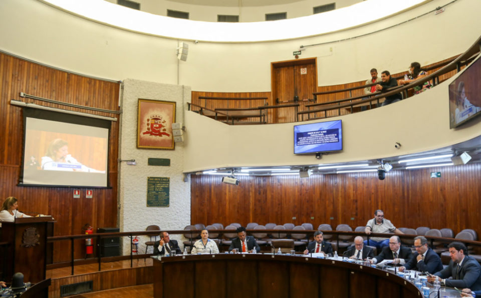 Câmara aprova lei que leva higiene à mulher de baixa renda