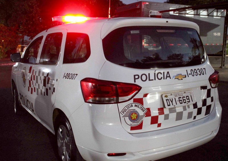 Idoso é preso após ameaçar mulher com faca na zona Norte