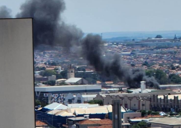 Central de Ambulâncias do município pega fogo