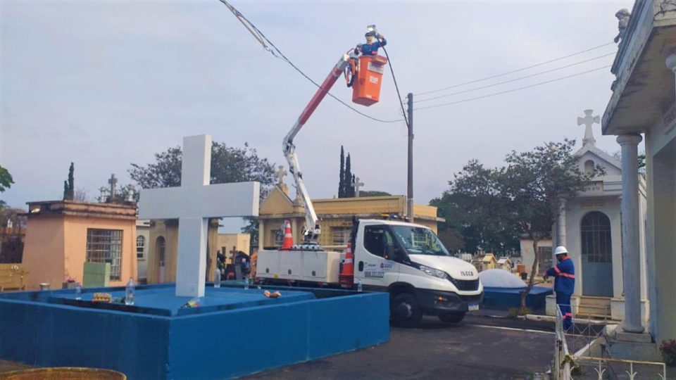 Cemitério da Saudade ganha nova iluminação