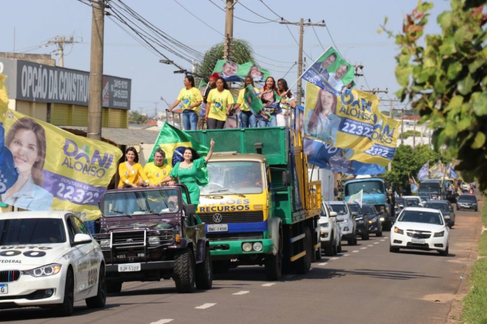 Dani Alonso participa de carreata no domingo que antecede as eleições