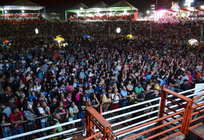 Festa do Peão começa quinta em Pompeia com Bruno & Marrone