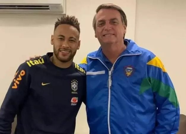 Neymar faz dancinha e declara voto em Bolsonaro nas eleições