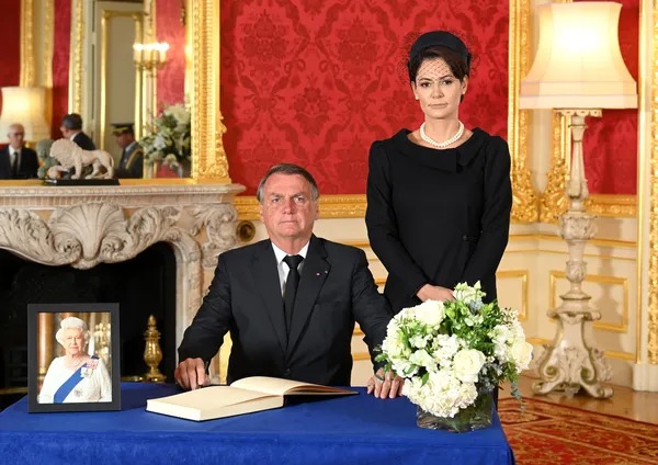 Bolsonaro participa de funeral da rainha Elizabeth II