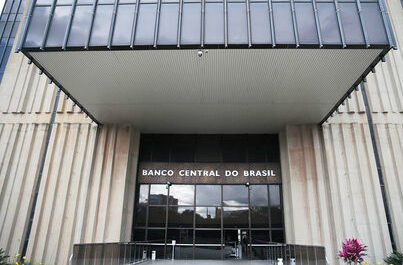 Mercado eleva previsão da inflação para 5,04% este ano
