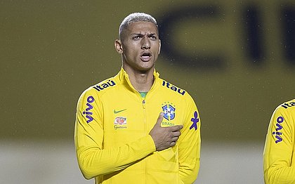 Richarlison contesta uso político da camisa da seleção