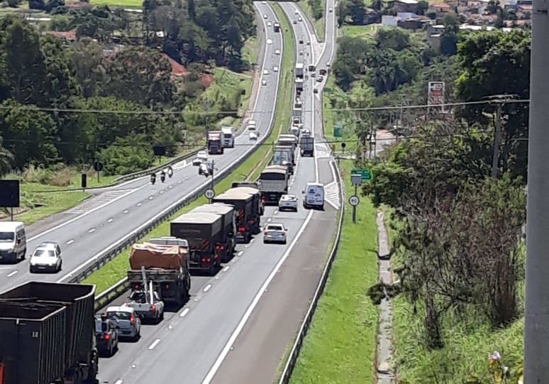 Moto atropela um na Rodovia do Contorno em Marília