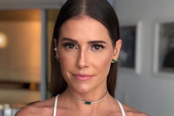 Deborah Secco assume bissexualidade: “Eu sou livre”