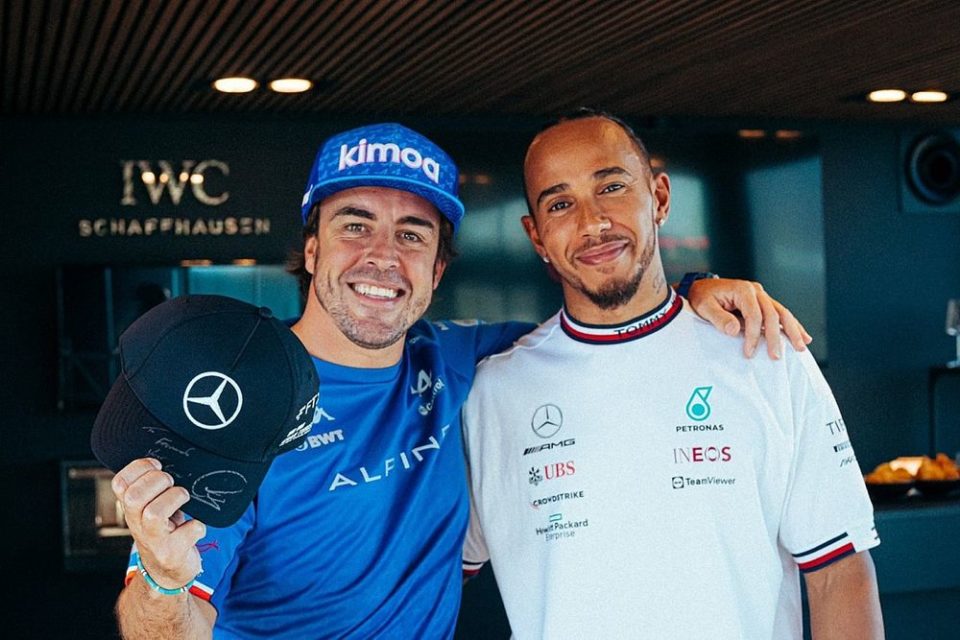 Alonso e Hamilton fazem as pazes após troca de farpas no GP