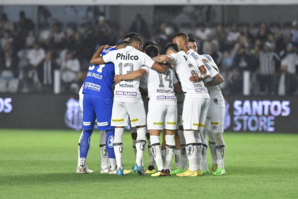 Santos é derrotado pelo Goiás na Vila Belmiro