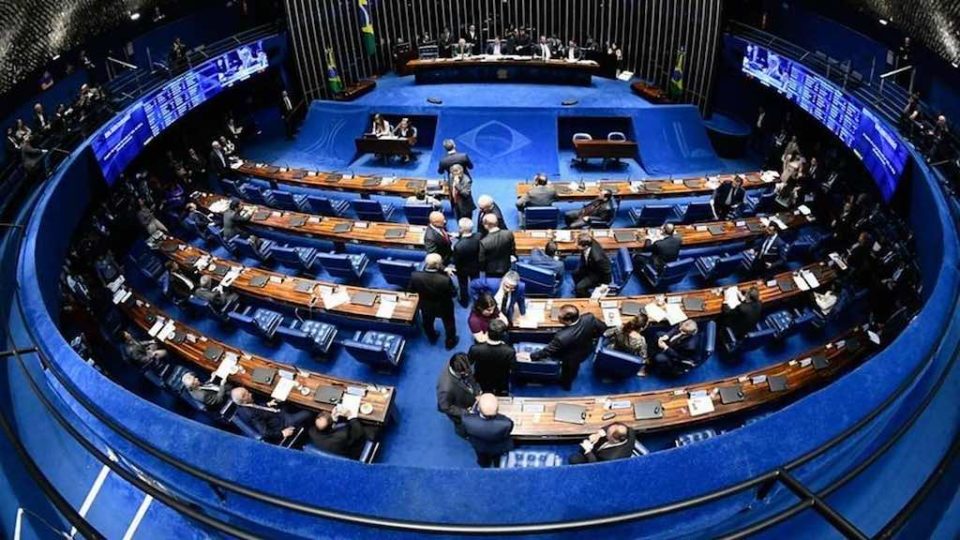 Senadores omitem gastos com orçamento secreto