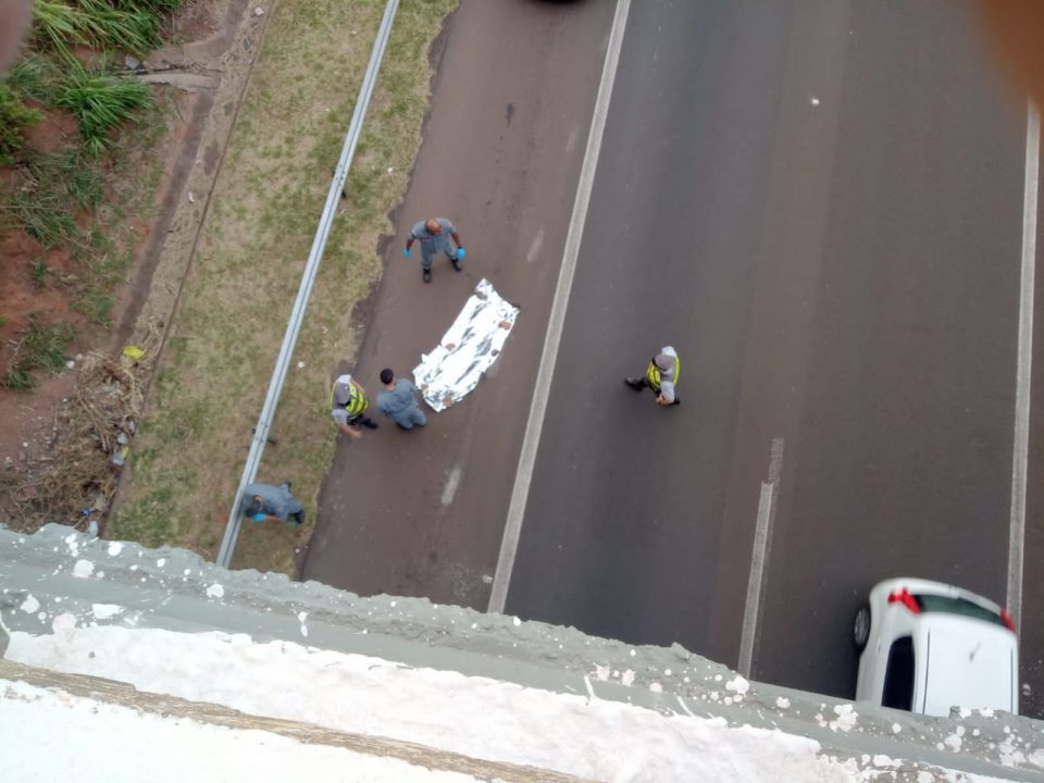 Homem morre ao cair de viaduto na zona Oeste de Marília