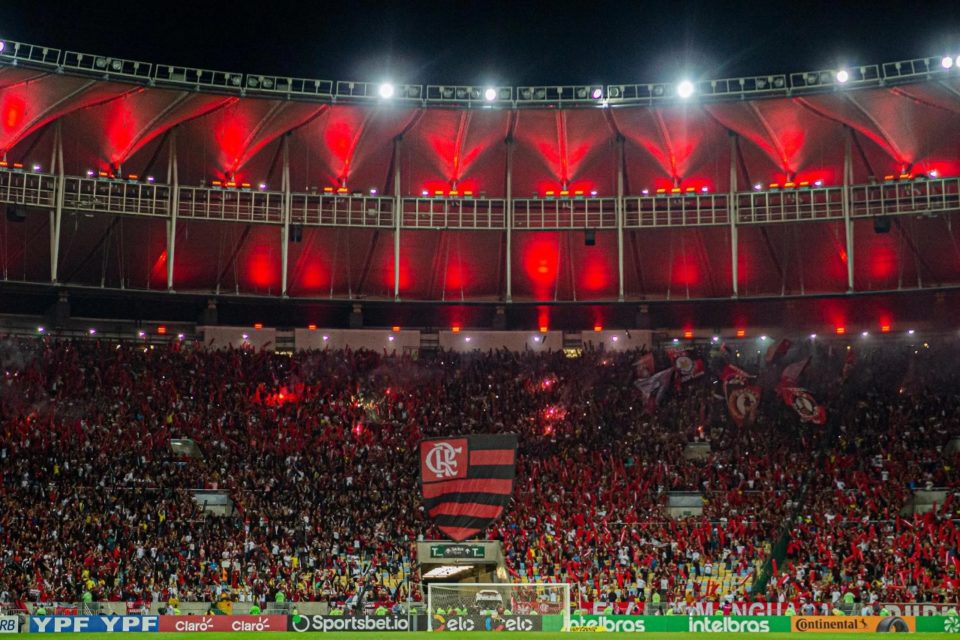 Flamengo é multado pelo STJD por uso de sinalizadores
