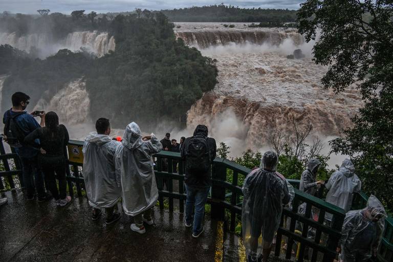 Vazão de água das Cataratas do Iguaçu bate recorde