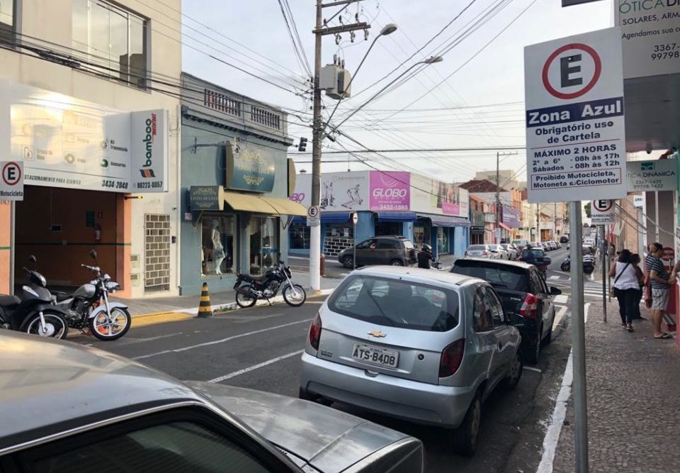 Tarifa da Zona Azul é suspensa em trechos na cidade