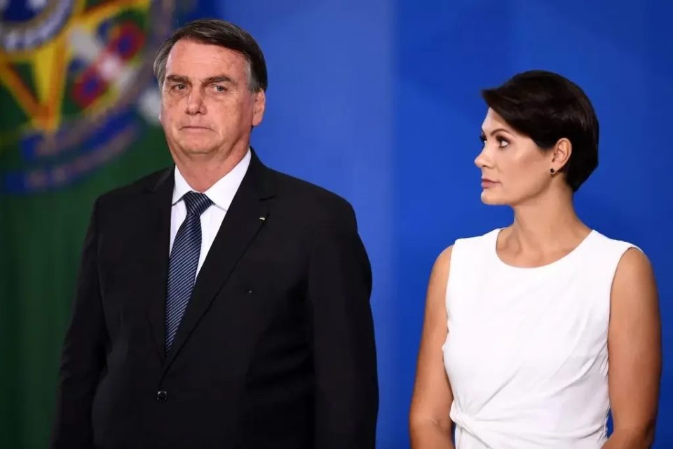 Bolsonaro e Michelle deixam de se seguir no Instagram