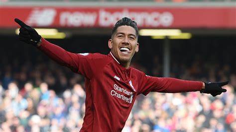 Firmino brilha com dois gols, mas Liverpool empata