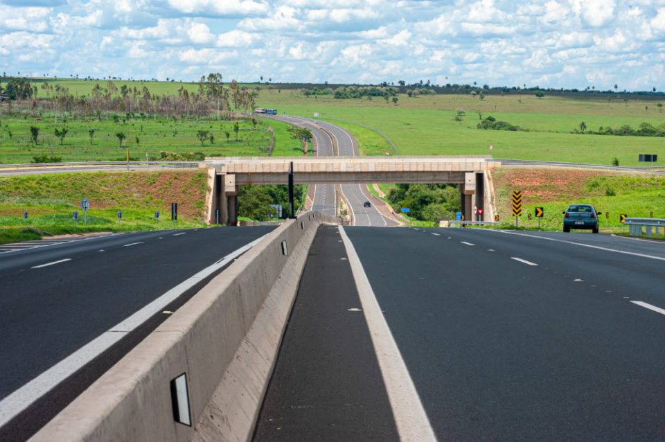 Obras alteram trânsito na SP-333 e SP-270 na região