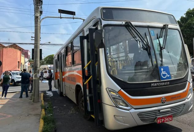 Idosa morre atropelada ao descer de ônibus em Bauru