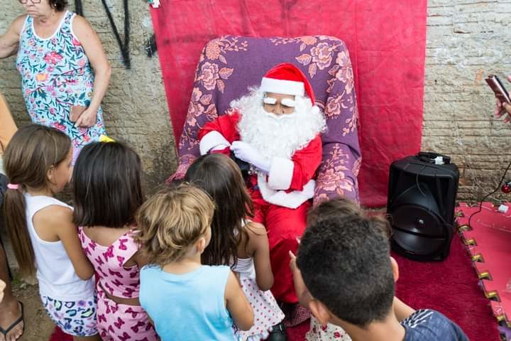 Projeto recebe doações para festa de Natal das crianças