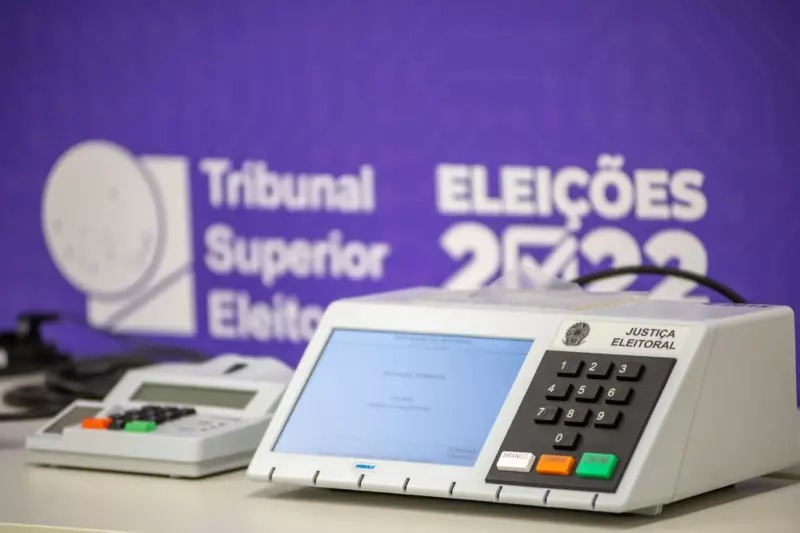 Com 100 milhões de brasileiros, classe C turbina voto à direita