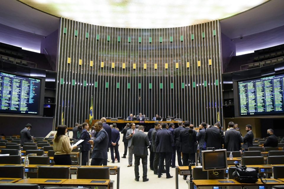 Centrão mantém domínio político na Câmara