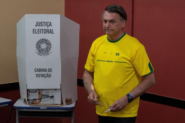 Bolsonaro fala em ‘problemas’ na apuração do 1º turno