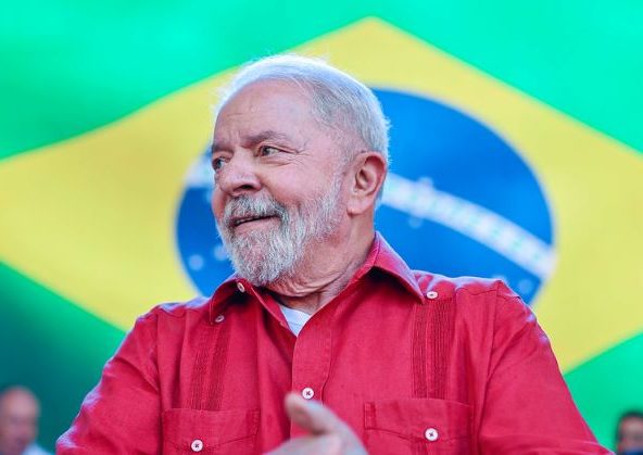 Lula descarta anúncio de ministros antes de eleição