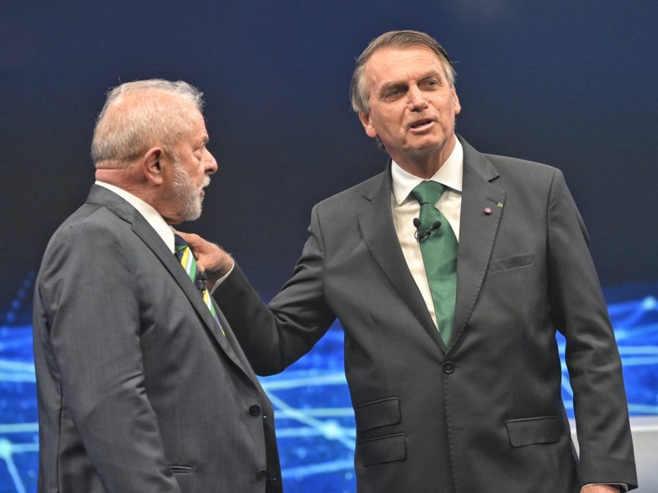 Bolsonaro cresce entre evangélicos; Lula lidera entre católicos