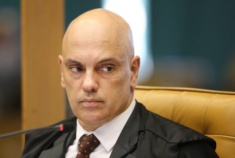 Moraes determina a remoção de 135 postagens