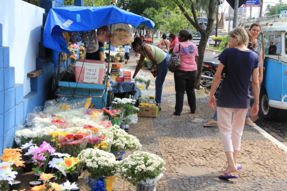 Ambulantes devem fazer cadastro para o Dia de Finados