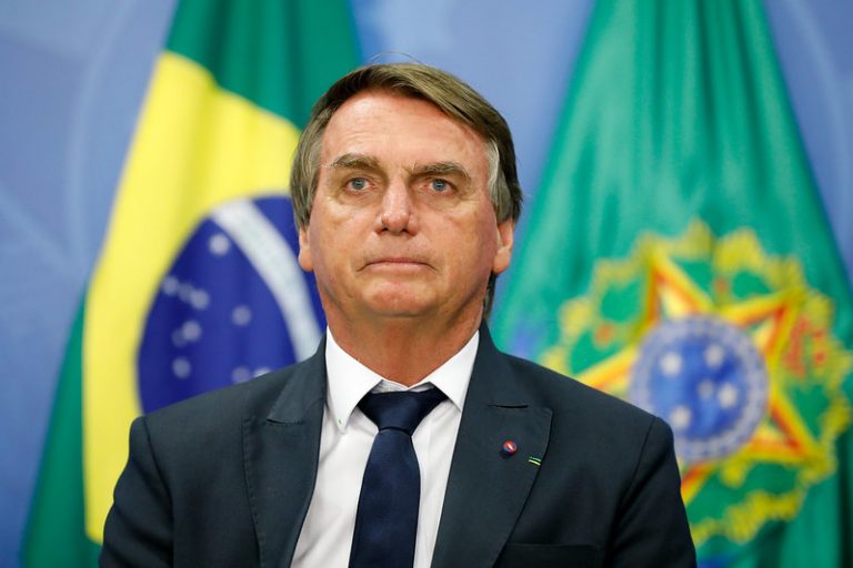 PGR pede ao STF arquivamento de três ações contra Bolsonaro