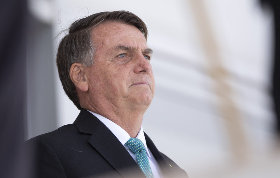 Bolsonaro reaparece no Twitter após 8 dias sem postagens