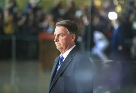 Bolsonaro faz apelo para que apoiadores liberem rodovias