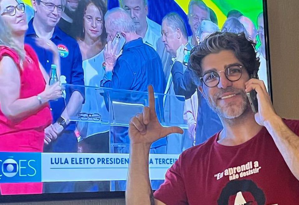 Jogadores se manifestam nas redes sociais após vitória de Lula