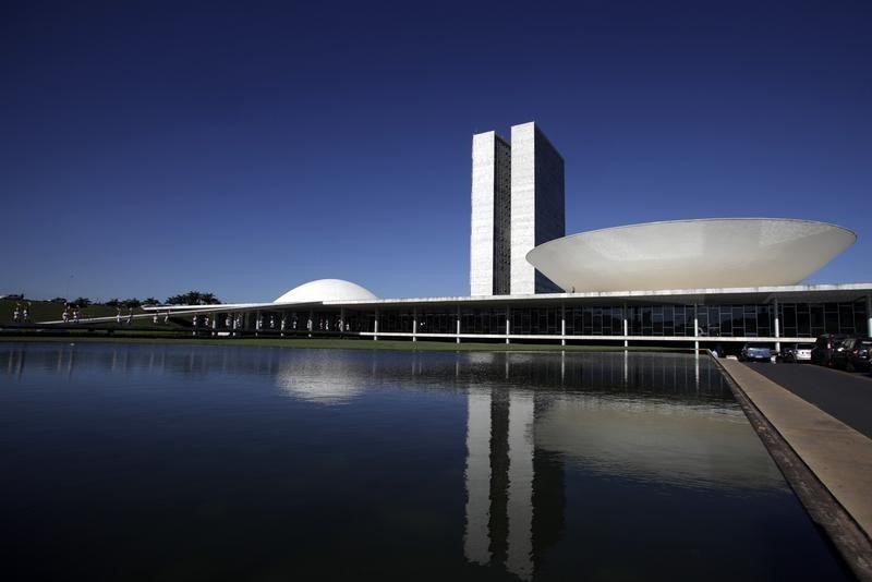 Equipe de Lula quer reforçar poder dos Estados sobre PMs