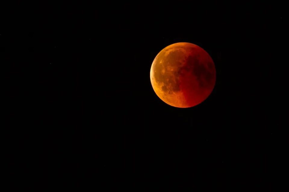 Último eclipse lunar do ano acontece em novembro