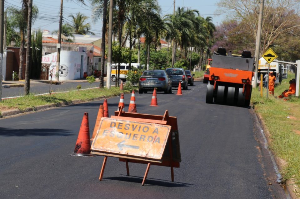 Prefeitura dá início ao recape da avenida Benedito Alves Delfino